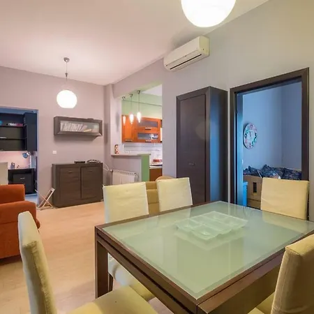 Апартамент Krum 2 Bedroom Flat