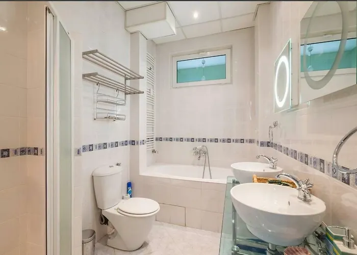 Krum 2 Bedroom Flat 소피아